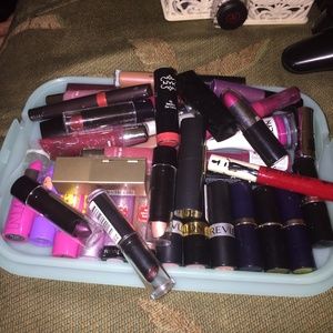 HUGE lipstick bundle💄