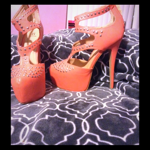 Shoe dazzle high heels