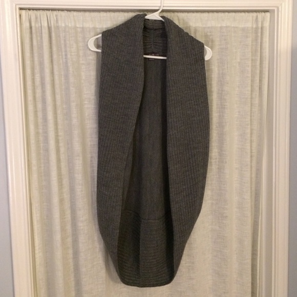 Forever 21 - Gray Sweater Vest