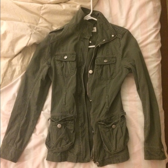 ❌❌❌SOLD❌❌❌Army green anorak