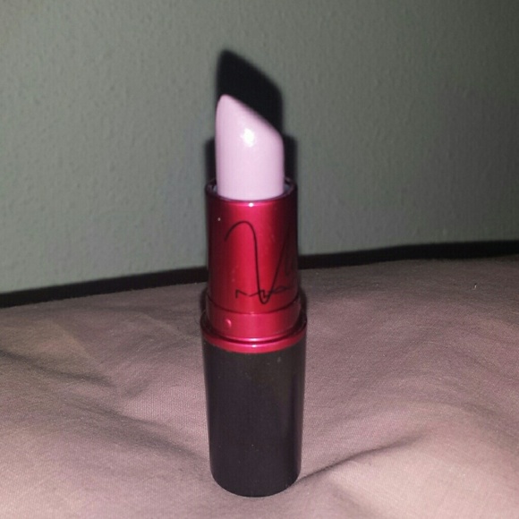 MAC LIPSTICK