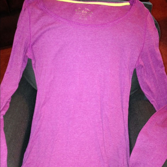 3 long sleeve tees - Picture 3 of 4