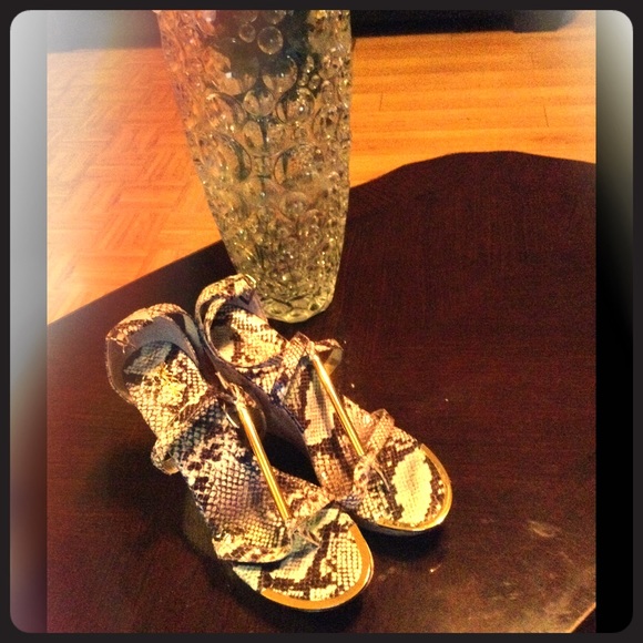 Mossimo wedges