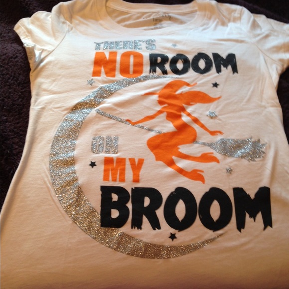 There's no room on my broom - Picture 2 of 4