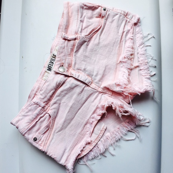 {BRANDY MELVILLE} Frayed Denim Shorts - Picture 3 of 4