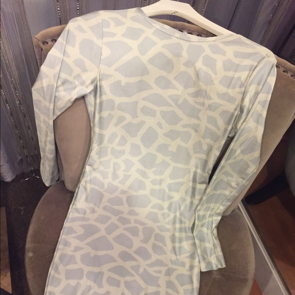 Dress - Picture 2 of 4