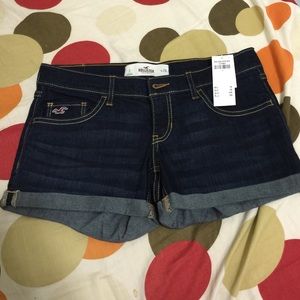 Hollister low rise mid length short