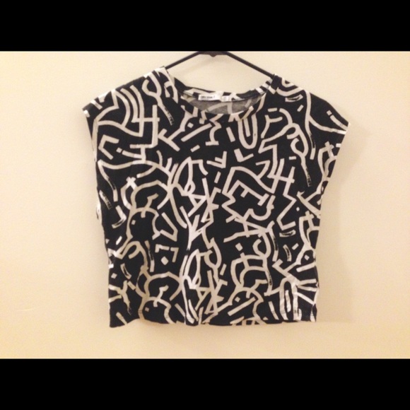 🎉HP🎉 ZARA Printed cut-off sleeve crop top