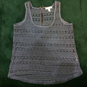 Woven top, chambray color, flattering