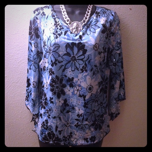 brittany black Tops - 🌺Floral Top 🌺