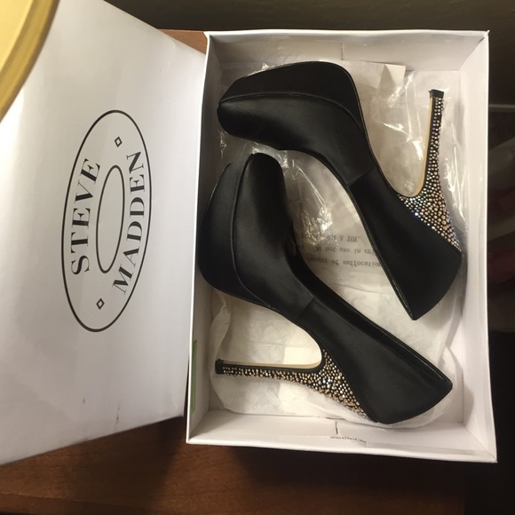 Worn twice Steve Madden Stilettos