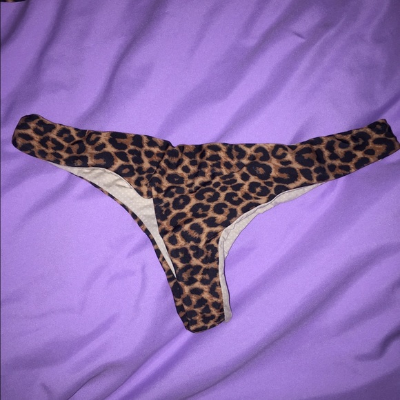Acacia medium animal hookipa bottom