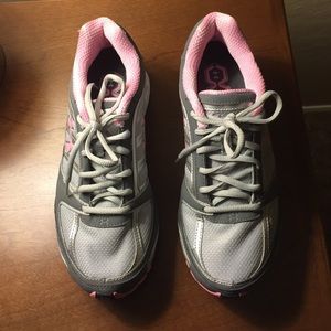 NWOT Under Armour Running Shoes
