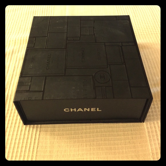 Authentic Magnetic Chanel box