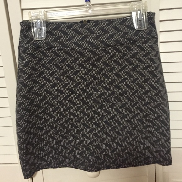 BDG fitted skirt with exposed zipper back.