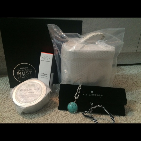 Popsugar Resort Box (4/6 items).