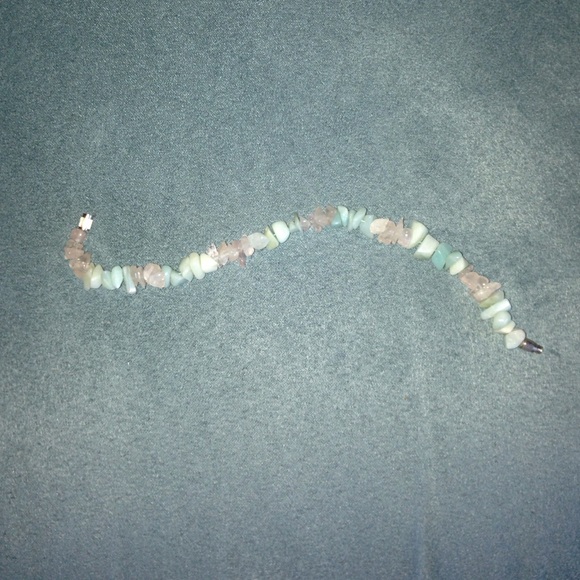 White and Green Stone Bracelet - Picture 2 of 3