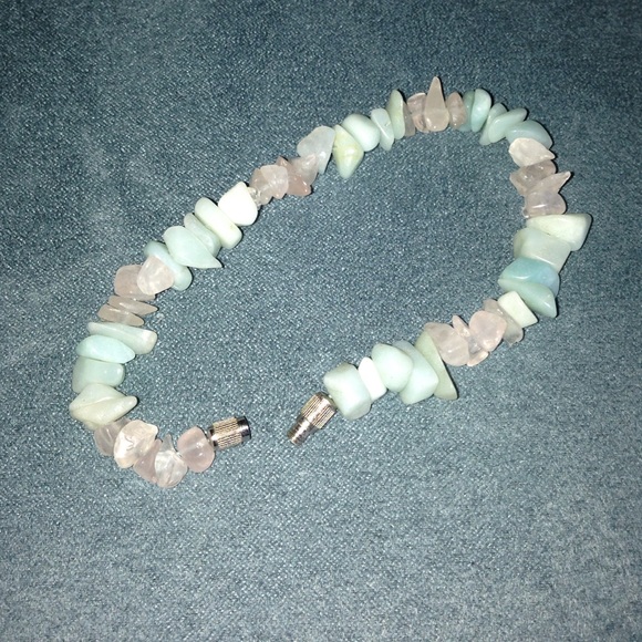 White and Green Stone Bracelet - Picture 3 of 3
