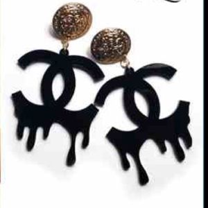 Honey B's Chanel Drop Earings ( black or white )