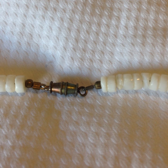 Puka Shell Necklace with Birds - Picture 4 of 4