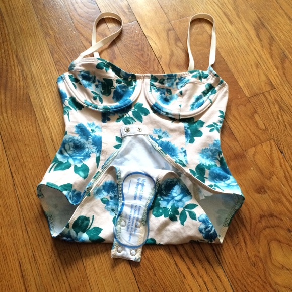 ⛔️SOLD ON M⛔️ AA Floral Print Bodysuit RARE! - Picture 2 of 4