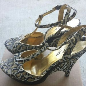 Colin Stuart Gold Leopard Print Strappy Sandals