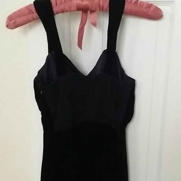 Express dress - Picture 2 of 3