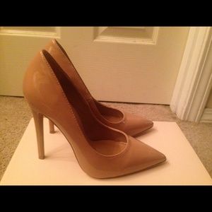 Nude pointy toe pumps size6.5