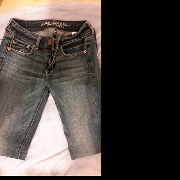 American Eagle light blue jeans