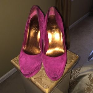 Jessica Simpson Waleo pump