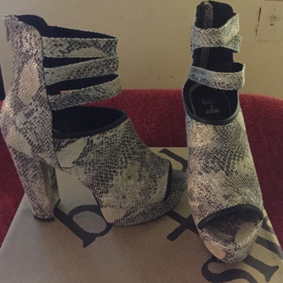 Shoes! - Picture 2 of 4