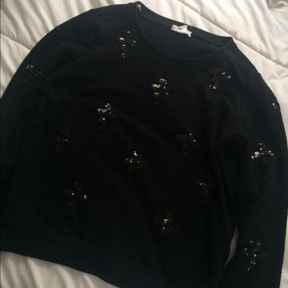 FOREVER 21 BLACK SWEATER