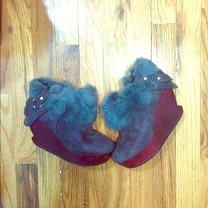 Grey fur platform booties 😍
