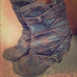 Boots sz 7.5 slight heel from shi by journeys