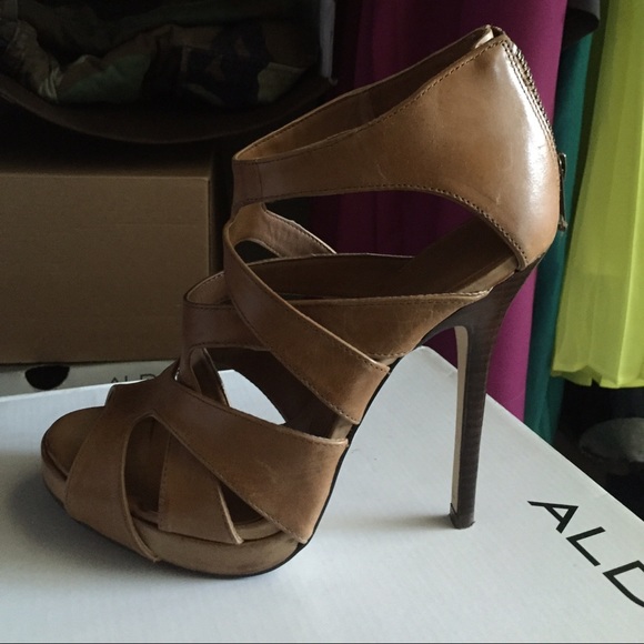 Like new Aldo strappy sandal