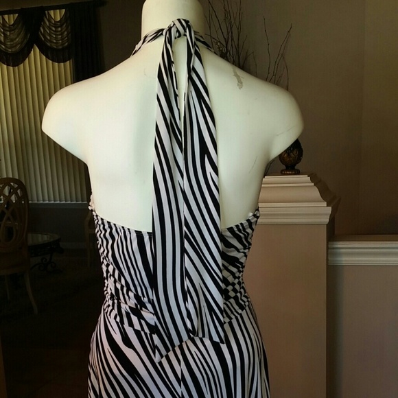 Halter Back Zebra Print Dress - Picture 4 of 4