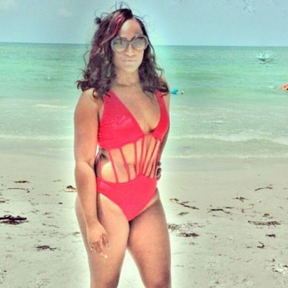 Red monokini 🔥 bikini - Picture 2 of 2