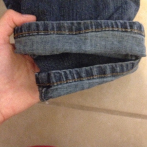 Bundle outfit: shirt, jeans and earrings - Picture 2 of 4