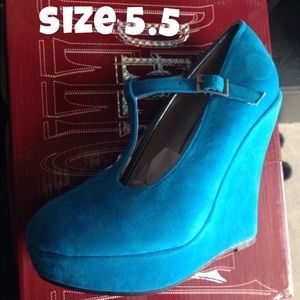 *NEW PICS*Light blue wedges