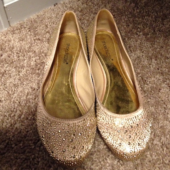 *REDUCED* Nude flat with Gold embezzlement