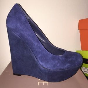 Blue wedges