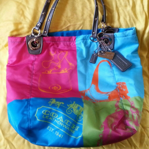 🔥🔥🔥SOLD🔥🔥🔥Madison Nylon 4 Square Tote - Picture 3 of 4