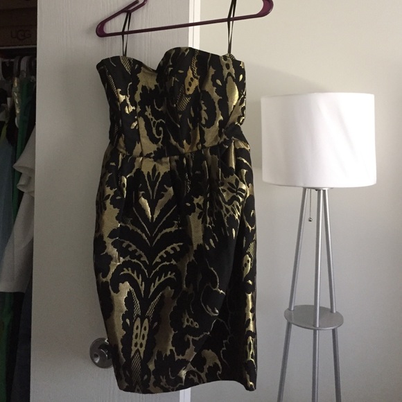 Gold and black strapless dress w/pockets