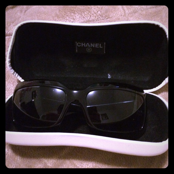 Authentic Chanel 5076-H sunglasses!!!!