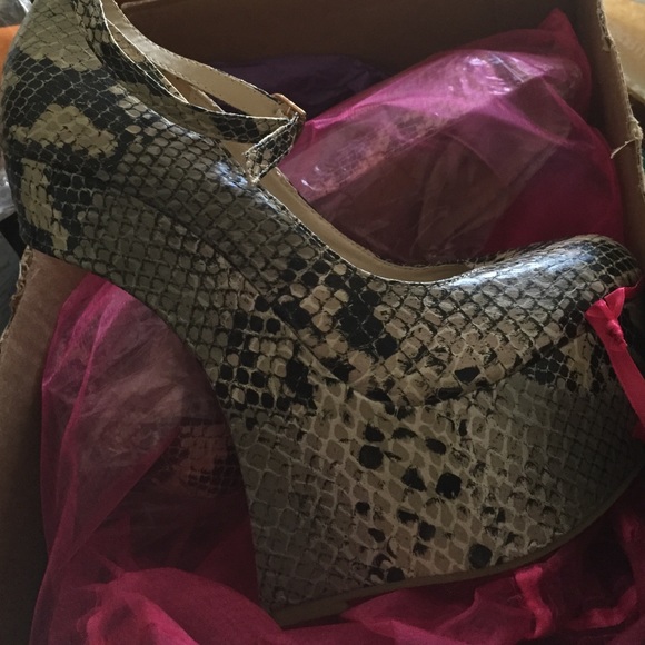 Python heel-less wedge