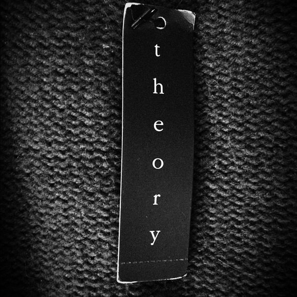 Deep V-Neck Theory Sweater NWT size S , fitted - Picture 3 of 4