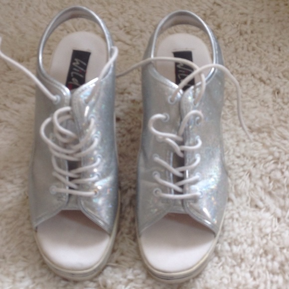 Silver sandls