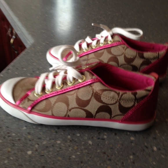 NWOB 🎉HP🎉  Authentic  Coach Sneakers