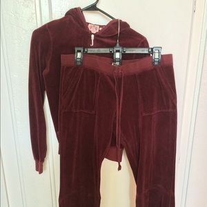Juicy couture sweat suit