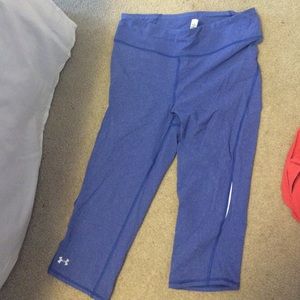 Blue cropped leggings